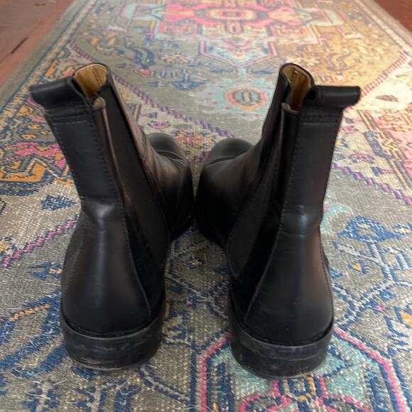 Everlane The New Modern Italian leather Chelsea flat ankle boots sz 8.5 - Picture 2 of 7